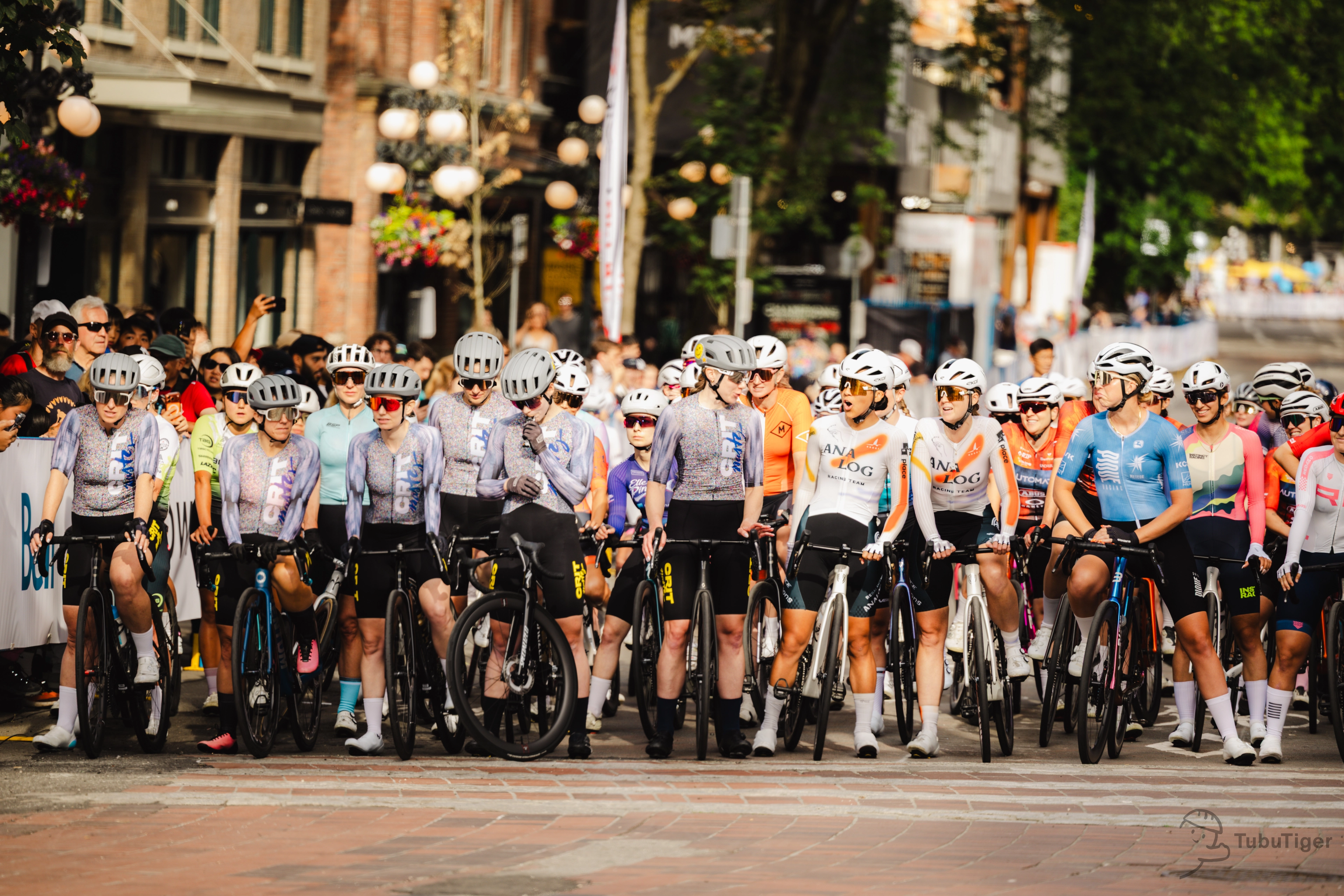 https://cdn.tubutiger.com/cycling/Gastown-Grand-Prix-2026/Women's-Pro-Race/20.jpg
