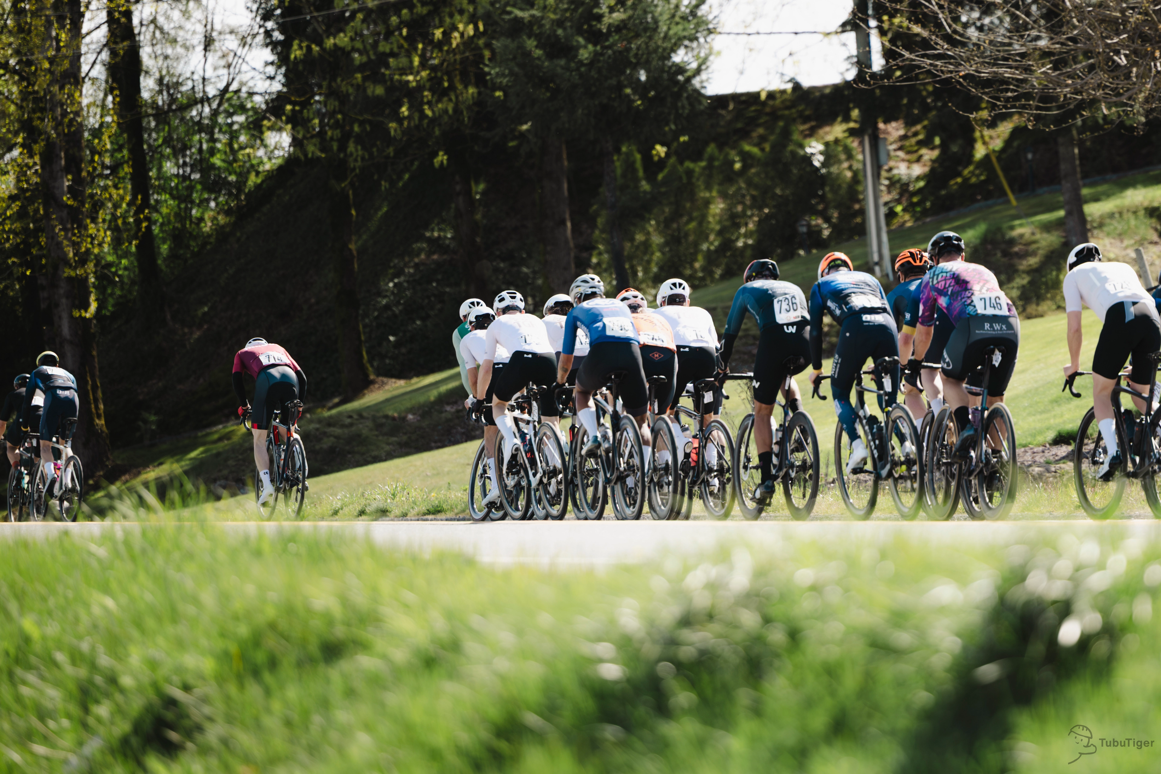 https://cdn.tubutiger.com/cycling/Spring-Series/Aldergrove-Road-Race/18.jpg