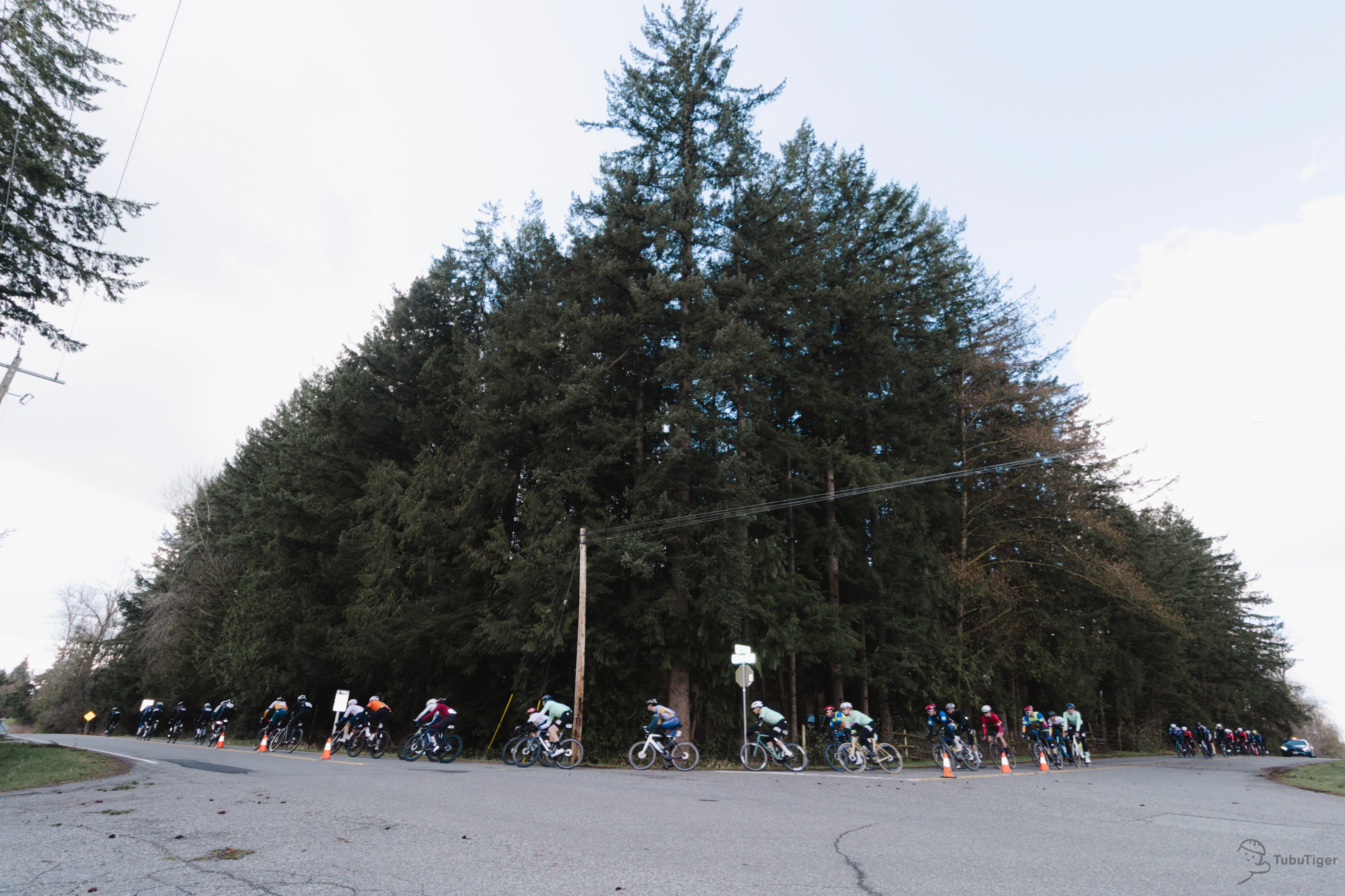 https://cdn.tubutiger.com/cycling/Spring-Series/Murchie-Circuit-Race/13.jpg