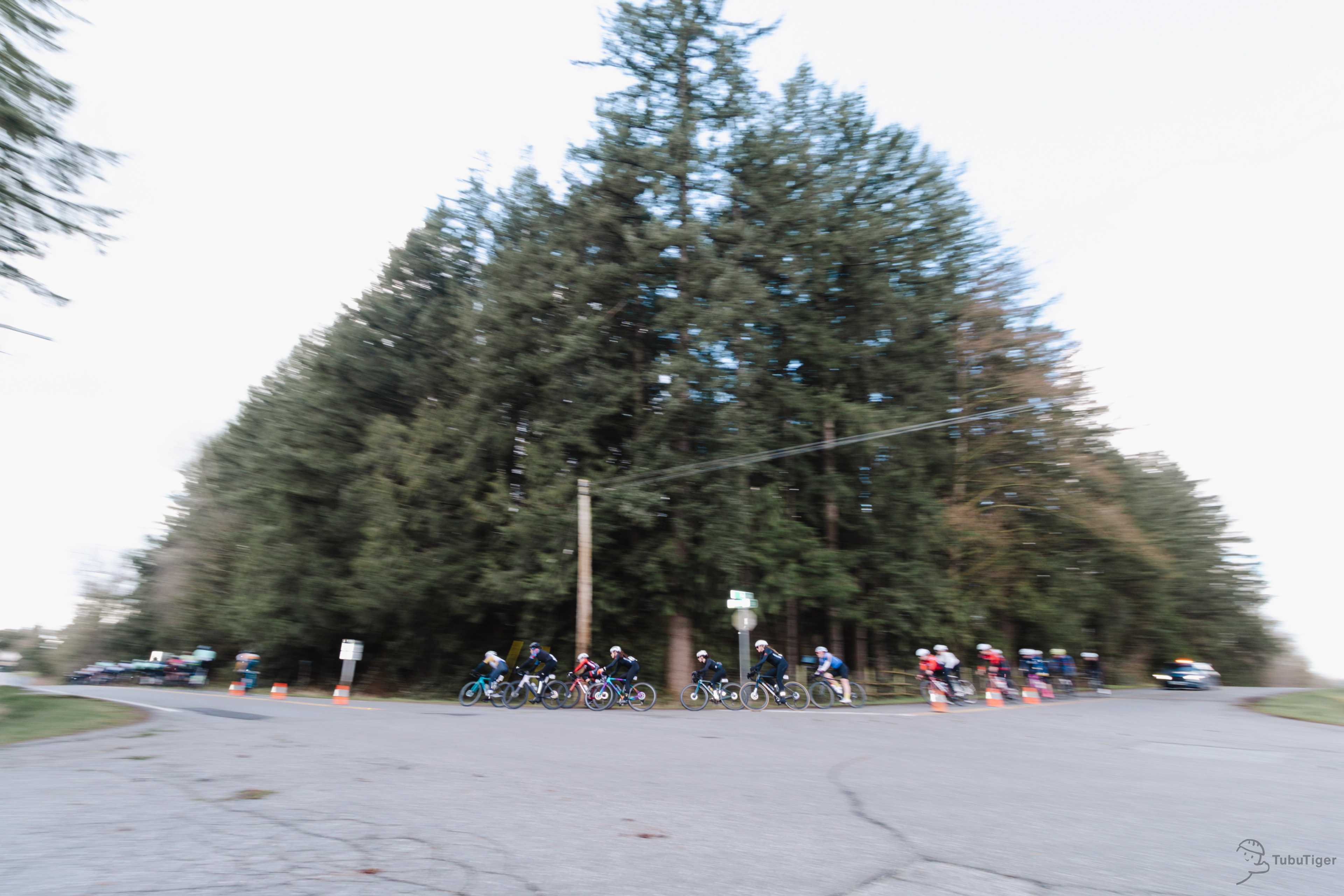 https://cdn.tubutiger.com/cycling/Spring-Series/Murchie-Circuit-Race/16.jpg